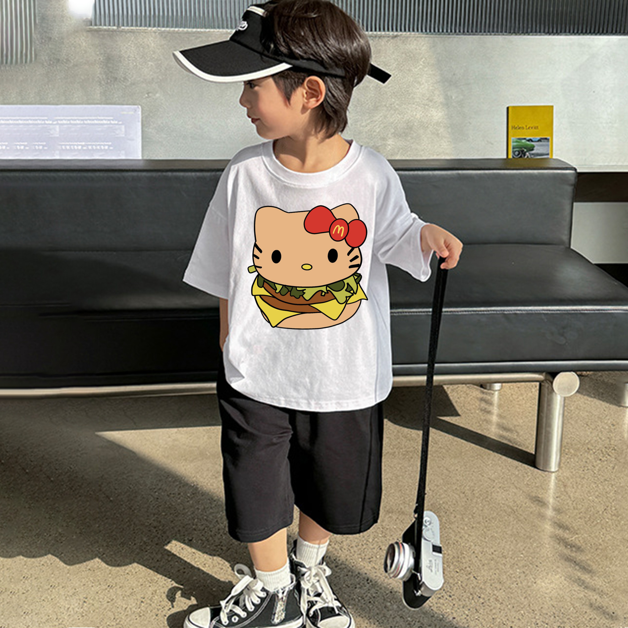 ハンバーガーモチーフのハローキティ