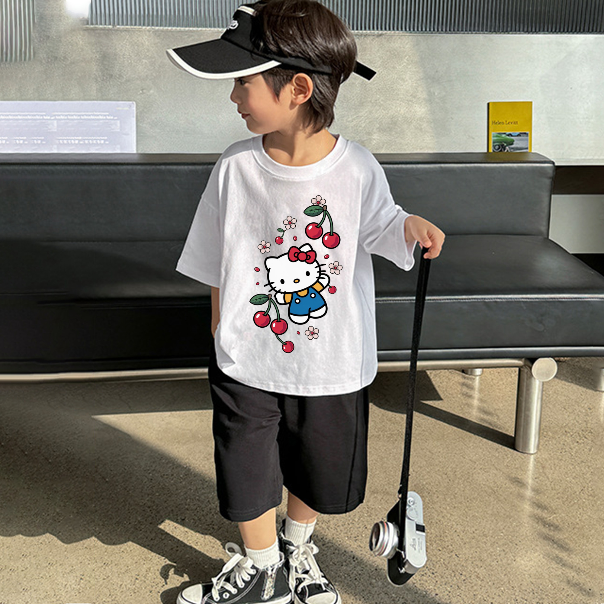 さくらんぼモチーフのハローキティ